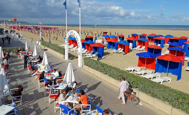 Deauville is a coastal tourist destination in the northwest of France, where equestrian sports perfectly blend with its long-standing history, cultural heritage, and leisure activities.