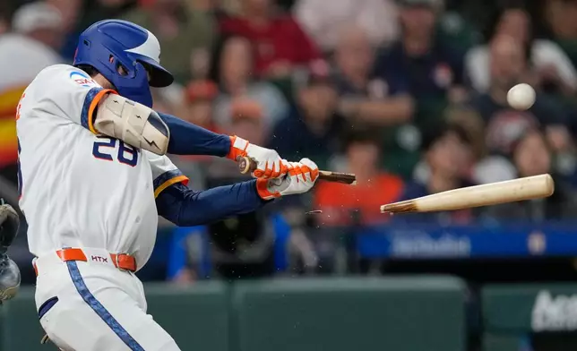 Houston Astros' Braden Shewmake breaks his bat hitting a fly out against the Seattle Mariners during the second inning of a baseball game Monday, May 11, 2026, in Houston. (AP Photo/David J. Phillip)