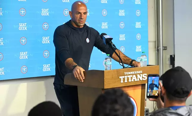 Tennessee Titans coach Robert Saleh speaks to the media before NFL football practice, Thursday, May 21, 2026, in Nashville, Tenn. (AP Photo/John Amis)