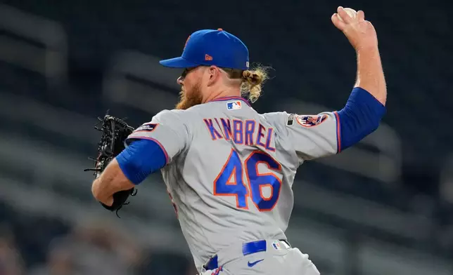 New York Mets pitcher Craig Kimbrel throws to the Washington Nationals during the twelfth inning of a baseball game, Monday, May 18, 2026, in Washington. (AP Photo/Jess Rapfogel)
