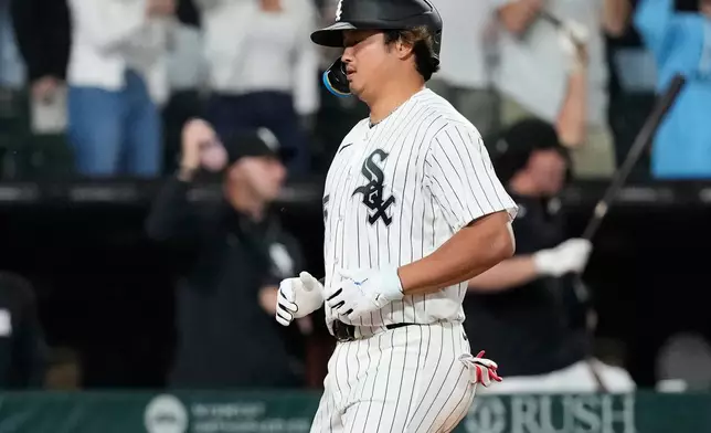 Chicago White Sox's Munetaka Murakami of Japan, rounds the bases after hitting a solo home run during the seventh inning of a baseball game against the Minnesota Twins in Chicago, Wednesday, May 27, 2026. (AP Photo/Nam Y. Huh)