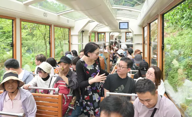 Commissioner for Tourism visits tourist attractions during Labour Day Golden Week of Mainland  Source: HKSAR Government Press Releases