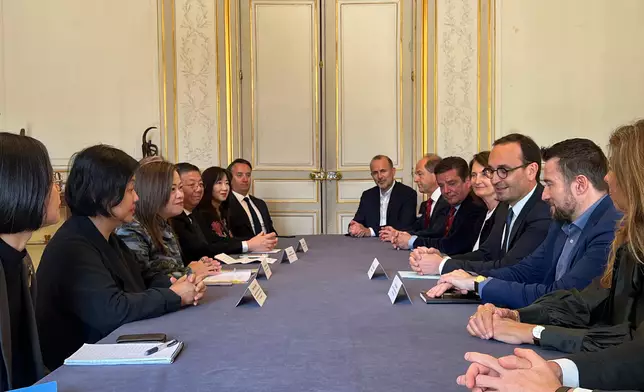 SCST witnesses signing of MOU between Hong Kong and Bordeaux on wine and food tourism promotion  Source: HKSAR Government Press Releases