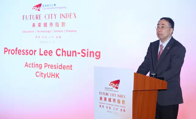 Professor Lee Chun-sing, CityUHK Acting President, delivers a vote of thanks