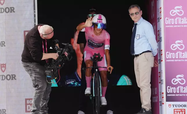 Portugal's Afonso Eulalio starts the 10th stage of the Giro d'Italia cycling race from Viareggio to Massa, Italy, Tuesday May 19, 2026. (Massimo Paolone/LaPresse via AP)