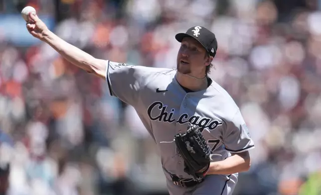 Chicago White Sox pitcher Erick Fedde works against the San Francisco Giants during the second inning of a baseball game Saturday, May 23, 2026, in San Francisco. (AP Photo/Jeff Chiu)