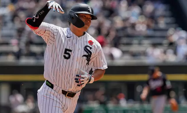 Chicago White Sox's Munetaka Murakami, of Japan, celebrates as he rounds the bases after hitting a solo home run during the first inning of a baseball game against the Minnesota Twins in Chicago, Monday, May 25, 2026. (AP Photo/Nam Y. Huh)