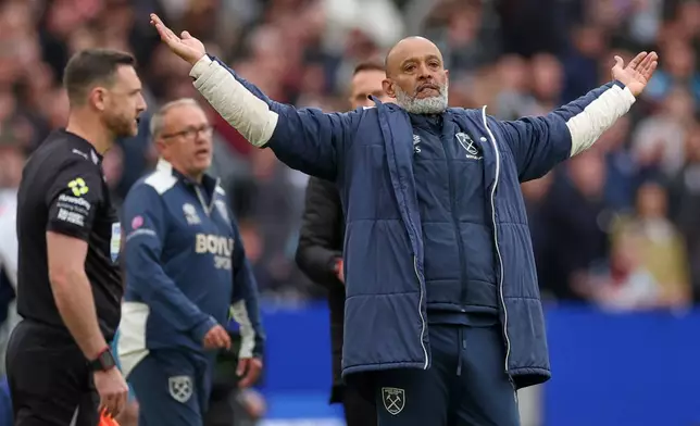 West Ham's head coach Nuno Espirito Santo reacts during the Premier League soccer match between West Ham and Arsenal in London, Sunday, May 10, 2026. (AP Photo/Ian Walton)