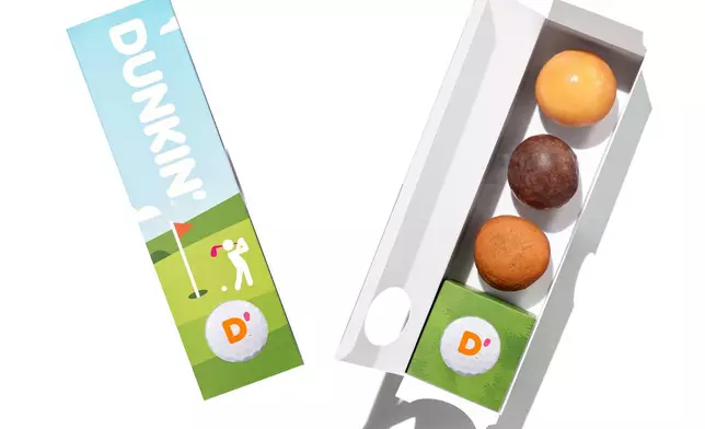 The Dunkin' MUNCHKINS® Golf Ball Sleeve features an assorted mix of three MUNCHKINS® Donut Hole Treats and one custom Dunkin' x TaylorMade SpeedSoft golf ball.