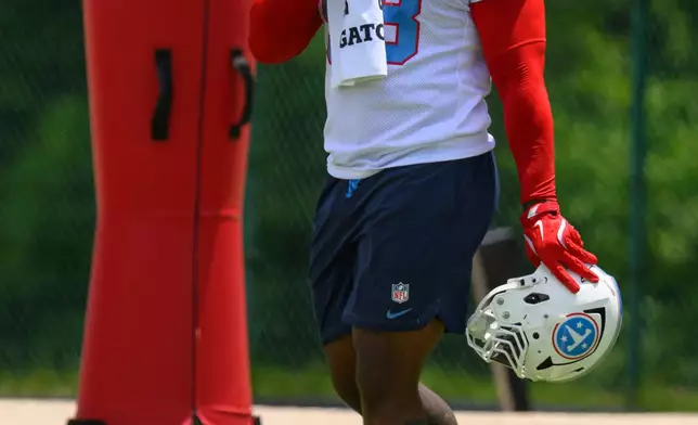 Tennessee Titans defensive tackle Jeffery Simmons attends NFL football practice, Tuesday, June 16, 2026, in Nashville, Tenn. (AP Photo/John Amis)