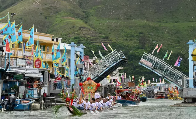 Highlights of the Tai O Dragon Boat Water Parade.