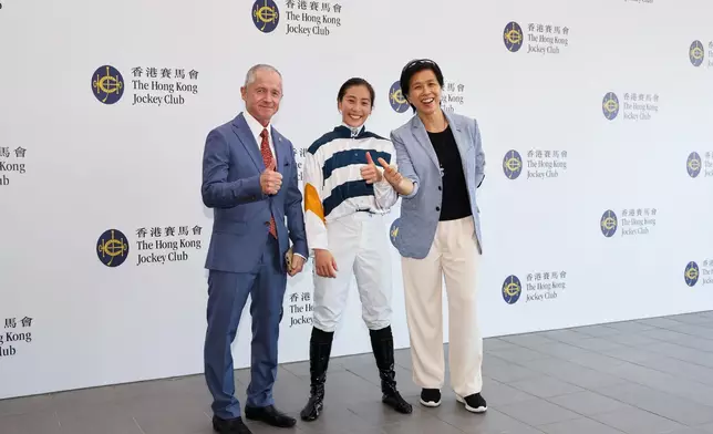 Amy Chan (right), Head of Racing Talent Training and Headmistress of the Apprentice Jockeys’ School, The Hong Kong Jockey Club, and Felix Coetzee (left), Racing Talent Training Centre Chief Riding Instructor, The Hong Kong Jockey Club, praised Apprentice Jockey Britney Wong for her diligence and eagerness to learn.