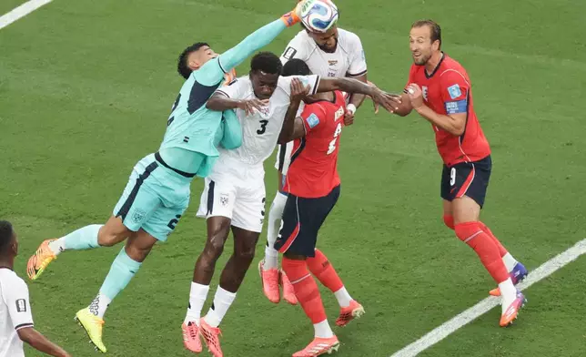 Panama goalkeeper Orlando Mosquera (22) punches the ball clear of his goal during the World Cup Group L soccer match between Panama and England in East Rutherford, N.J., near New York, Saturday, June 27, 2026. (AP Photo/Adam Hunger)