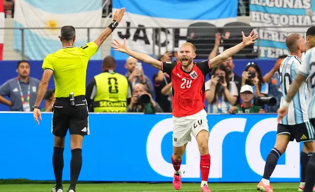Austria's Konrad Laimer reacts to a referee decision during the World Cup Group J soccer match between Argentina and Austria in Arlington, Texas, near Dallas, Monday, June 22, 2026. (AP Photo/Julio Cortez)