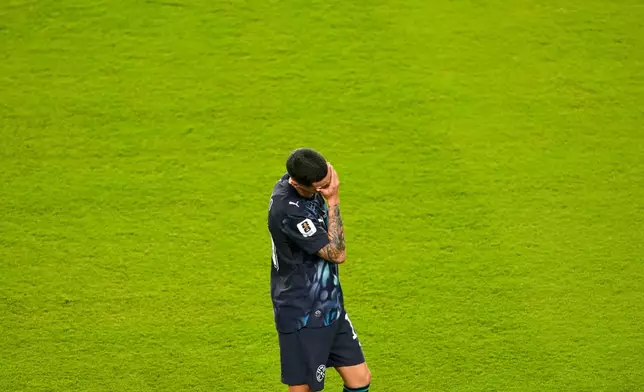 Paraguay's Miguel Almiron reacts after he received a red card during the World Cup Group D soccer match against Turke in Santa Clara, Calif., near San Francisco, Friday, June 19, 2026. (AP Photo/Jeff Chiu)