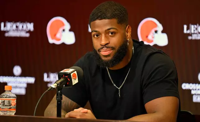 Cleveland Browns defensive end Jared Verse speaks to the media after the NFL football team's practice, Wednesday, June 3, 2026, in Berea, Ohio (AP Photo/David Richard)