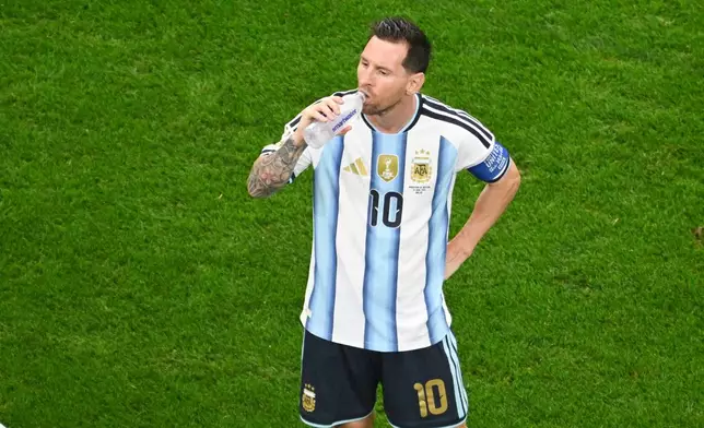 Argentina's Lionel Messi drinks water during a hydration break of the World Cup Group J soccer match between Argentina and Austria in Arlington, Texas, near Dallas, Monday, June 22, 2026. (AP Photo/Jessica Tobias)