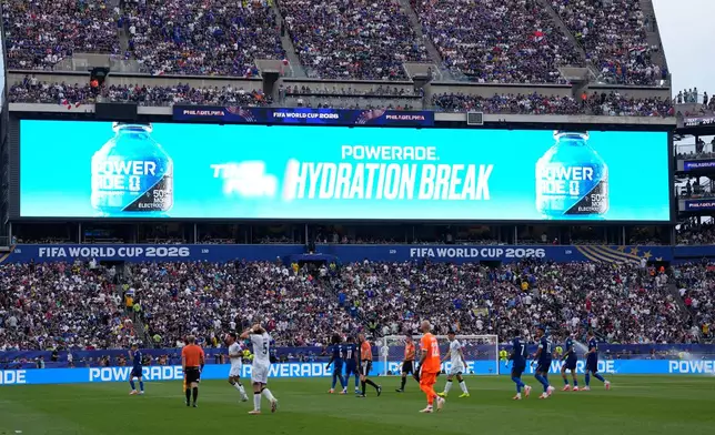 Players take a hydration break during the World Cup Group I soccer match between France and Iraq in Philadelphia, Monday, June 22, 2026. (AP Photo/Matt Slocum)