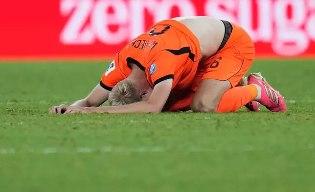 Netherlands' Jan Paul van Hecke (6) reacts following the World Cup round of 32 soccer match between the Netherlands and Morocco in Guadalupe, near Monterrey, Mexico, Monday, June 29, 2026. (AP Photo/Ricardo Mazalan)