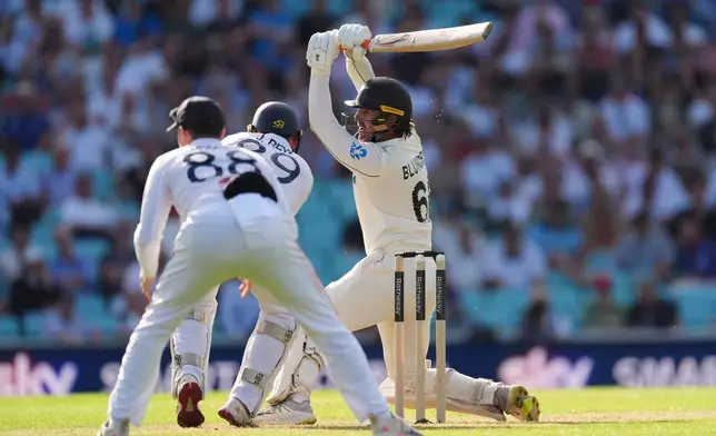 New Zealand's Tom Blundell batting on day one of the second cricket test between England and New Zealand in London, Wednesday, June 17, 2026. (Ben Whitley/PA via AP)