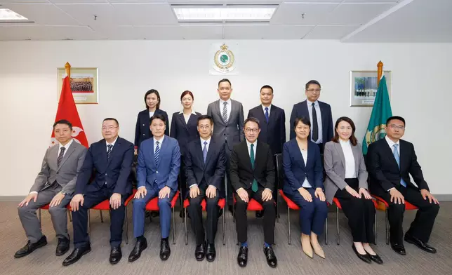 Commissioner of Customs and Excise meets Director General in Huangpu Customs District  Source: HKSAR Government Press Releases