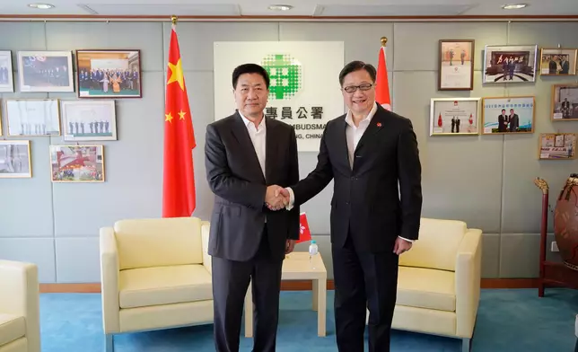 Ombudsman meets with Deputy Secretary of Communist Party of China Central Commission for Discipline Inspection and Vice Chairman of National Commission of Supervision  Source: HKSAR Government Press Releases