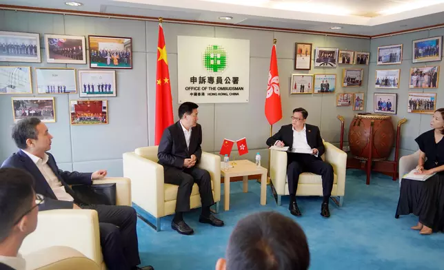 Ombudsman meets with Deputy Secretary of Communist Party of China Central Commission for Discipline Inspection and Vice Chairman of National Commission of Supervision  Source: HKSAR Government Press Releases