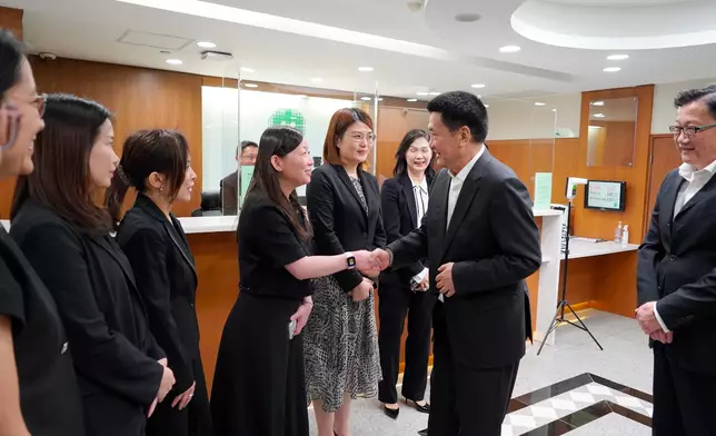 Ombudsman meets with Deputy Secretary of Communist Party of China Central Commission for Discipline Inspection and Vice Chairman of National Commission of Supervision  Source: HKSAR Government Press Releases