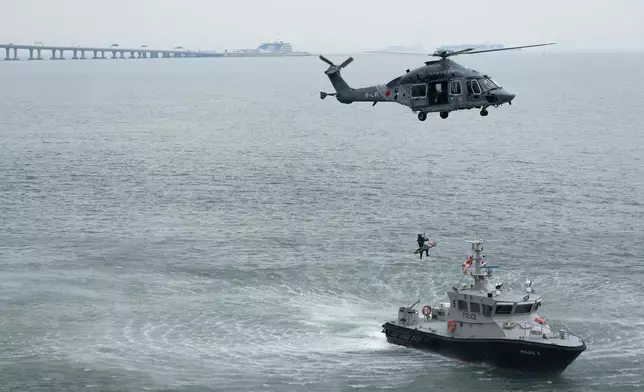 Police conduct inter-departmental major incident exercise on Hong Kong-Zhuhai-Macao Bridge  Source: HKSAR Government Press Releases
