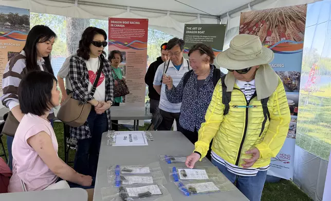 Supported by the Hong Kong Economic and Trade Office (Toronto), the 38th Toronto International Dragon Boat Race Festival was held on the Centre Island in Toronto, Canada, on June 13 and 14 (Toronto time). A Hong Kong Pavilion was set up at the venue with a mini-exhibition showcasing the history of dragon boats. Gifts were distributed to race spectators. Source: HKSAR Government Press Releases