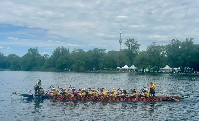 Supported by the Hong Kong Economic and Trade Office (Toronto), the 38th Toronto International Dragon Boat Race Festival was held on the Centre Island in Toronto, Canada, on June 13 and 14 (Toronto time). Photo shows dragon boats racing at the Festival. Source: HKSAR Government Press Releases