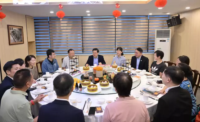 The Chief Executive, Mr John Lee, visited Hong Kong elderly people spending their retirement years in Fujian today (June 24). Photo shows Mr Lee (centre) interacting with the elderly. Looking on are the Chief Secretary for Administration, Mr Chan Kwok-ki (second right), and the Director of the Chief Executive's Office, Ms Carol Yip (first left). Source: HKSAR Government Press Releases