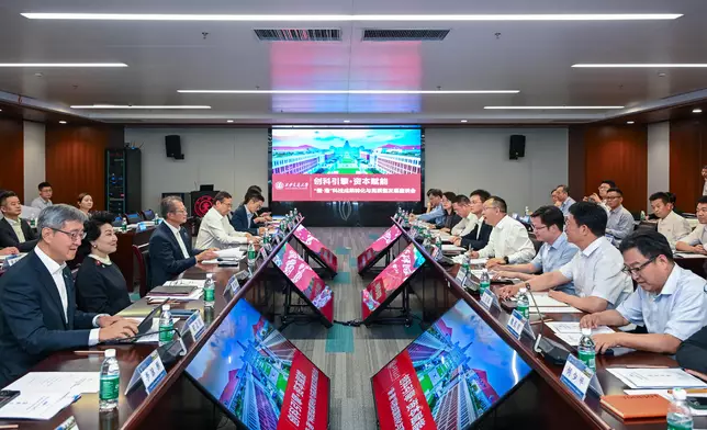 FS proceeds to Xi'an for visit Source: HKSAR Government Press Releases