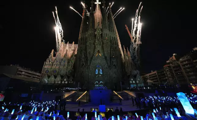 Pope Leo XIV attends the inauguration of the Tower of Jesus Christ at the Basilica of the Sagrada FamÃlia in Barcelona, Spain, Wednesday, June 10, 2026. (AP Photo/Emilio Morenatti)