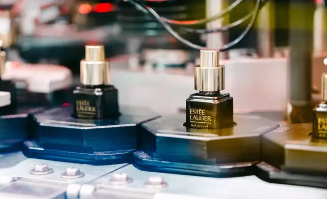 Advanced manufacturing equipment at The Estée Lauder Companies’ Whitman manufacturing facility in Petersfield, UK.