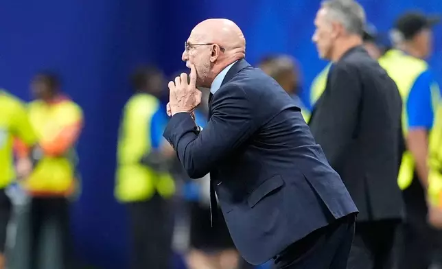 Spain head coach Luis de la Fuente stands by the touchline during the World Cup Group H soccer match between Spain and Saudi Arabia in Atlanta, Sunday, June 21, 2026. (AP Photo/Mike Stewart)