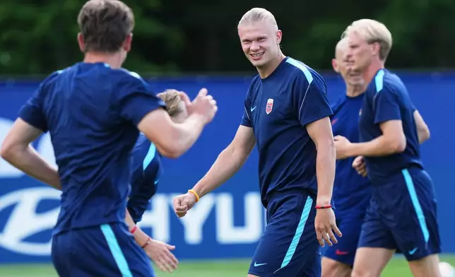 Norway's Erling Haaland smiles during a training session ahead of the World Cup Group I soccer match between Iraq and Norway in Foxborough, Mass., near Boston, Monday, June 15, 2026. (AP Photo/Martin Meissner)