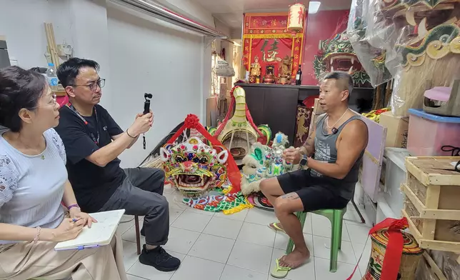 To capture the festival in all its richness, Professor Chan and her team engaged closely with the local community on Cheung Chau to record various aspects of the celebrations through field research. Photo source: Offered by the interviewee