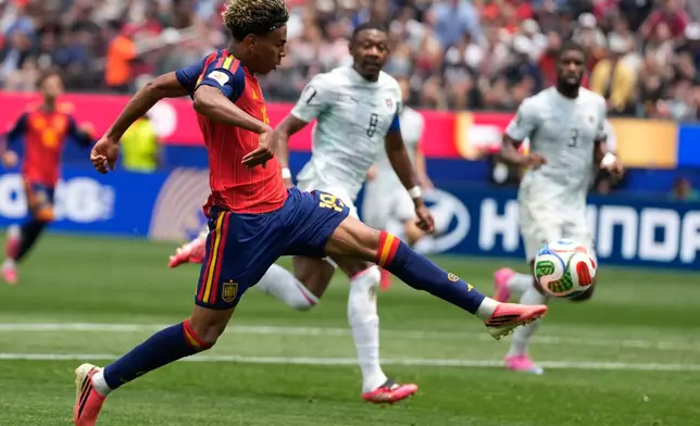 Spain's Lamine Yamal controls the ball during a World Cup round of 32 soccer match against Austria in Inglewood, Calif., near Los Angeles, Thursday, July 2, 2026. (AP Photo/Andre Penner)