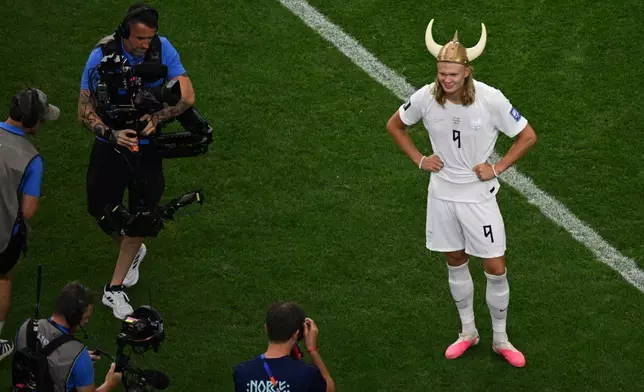 Norway's Erling Haaland (9) poses after the World Cup round of 32 soccer match between Ivory Coast and Norway in Arlington, Texas, near Dallas, Tuesday, June 30, 2026. (AP Photo/Jessica Tobias)