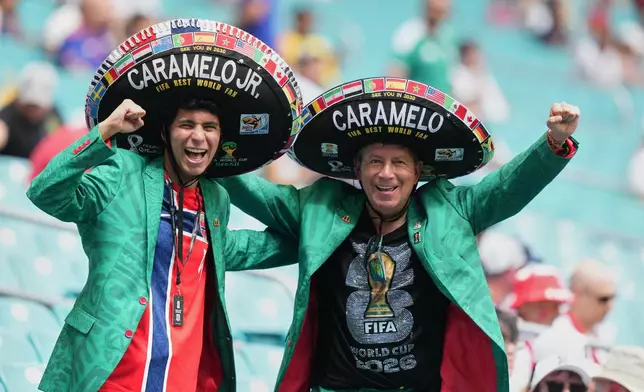 Fans wait for the beginning of during the World Cup quarterfinal soccer match between Norway and England in Miami Gardens, Fla., Saturday, July 11, 2026. (AP Photo/Lynne Sladky)