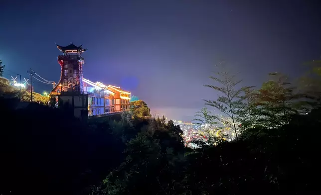 The Dapingshang Scenic Area after nightfall, Photo by Bastille Post