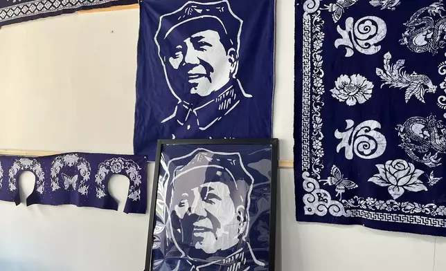The blending of Miao batik with red culture, Photo by Bastille Post