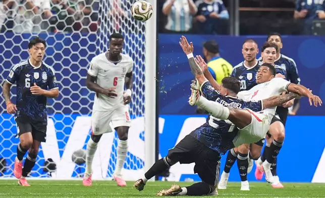 England's Jude Bellingham (10) shoots on goal during the World Cup semifinal soccer match between England and Argentina in Atlanta, Wednesday, July 15, 2026. (AP Photo/Jeff Roberson)