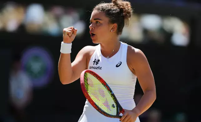 Jasmine Paolini of Italy reacts during the women's singles fourth round match against Alexandra Eala of the Philippines at the Wimbledon Tennis Championships in London, Monday, July 6, 2026.(AP Photo/Kirsty Wigglesworth)