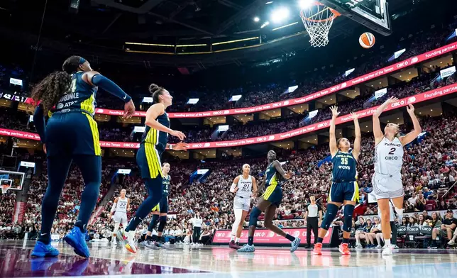 Toronto Tempo's Laura Juskaite (2 ) shoots on the Dallas Wings during first half of a WNBA basketball game, in Montreal on Friday, July 10, 2026. (Christopher Katsarov/The Canadian Press via AP)
