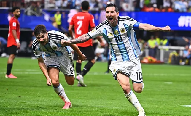 Argentina's Lionel Messi (10) celebrates scoring their second goal during the World Cup round of 16 soccer match between Argentina and Egypt in Atlanta, Tuesday, July 7, 2026. (AP Photo)