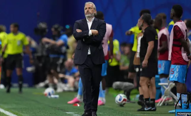 Congo head coach Sebastien Desabre reacts during the World Cup round of 32 soccer match between England and Congo in Atlanta, Wednesday, July 1, 2026. (AP Photo/Jacob Kupferman)
