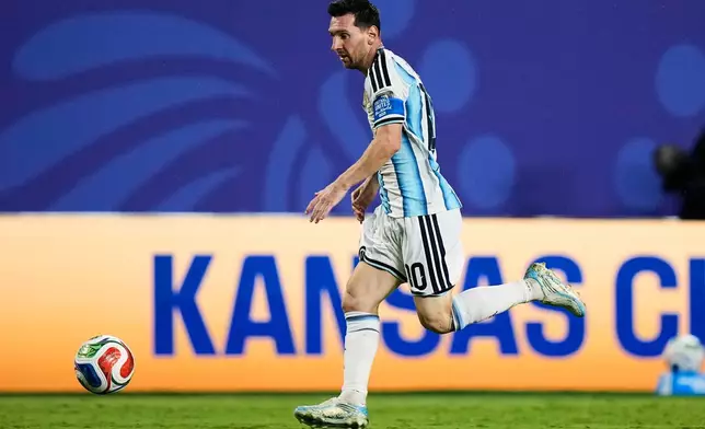 Argentina's Lionel Messi (10) dribbles the ball during the World Cup quarterfinal soccer match against Switzerland in Kansas City, Mo., Saturday, July 11, 2026. (AP Photo/Charlie Riedel)