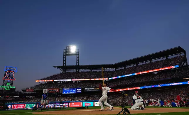 Boston Red Sox's Willson Contreras competes during the MLB baseball All-Star Home Run Derby, Monday, July 13, 2026, in Philadelphia. (AP Photo/Matt Rourke)